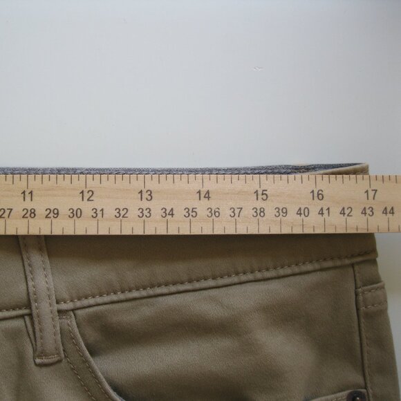 IZOD Jeans Men Ultraflex waistband Stretch Regular Fit Supersoft knit Denim Tan - Picture 3 of 15